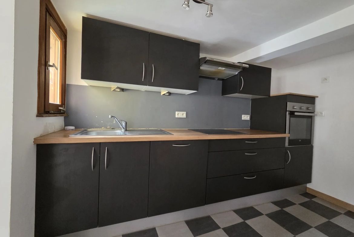 Maison de ville à Obernai 85 m² avec cour et rénovations 