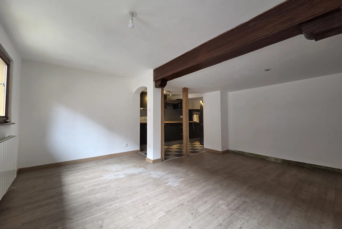 Maison de ville à Obernai 85 m² avec cour et rénovations 