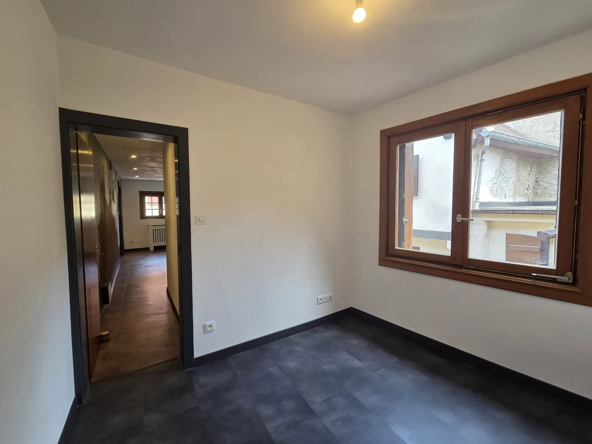Maison de ville à Obernai 85 m² avec cour et rénovations 