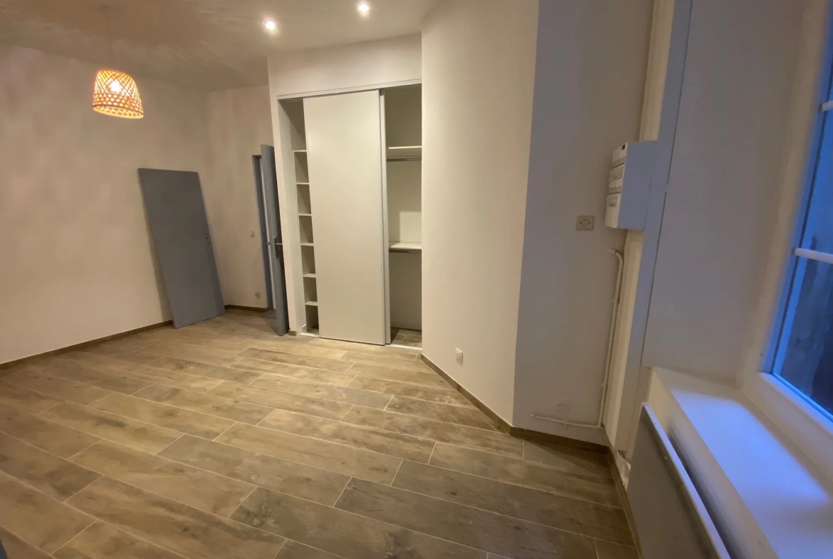 Appartement rénové de 68m² au centre historique de Nîmes 