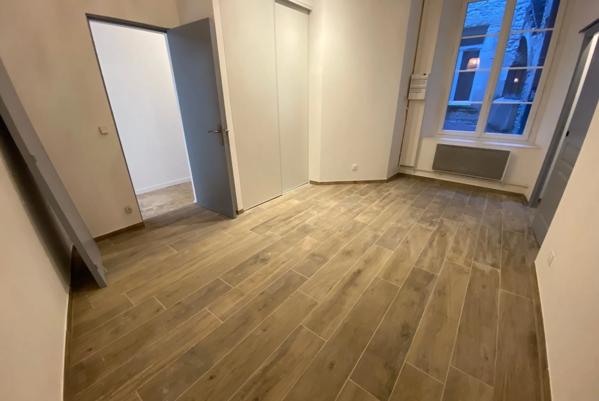 Appartement rénové de 68m² au centre historique de Nîmes 