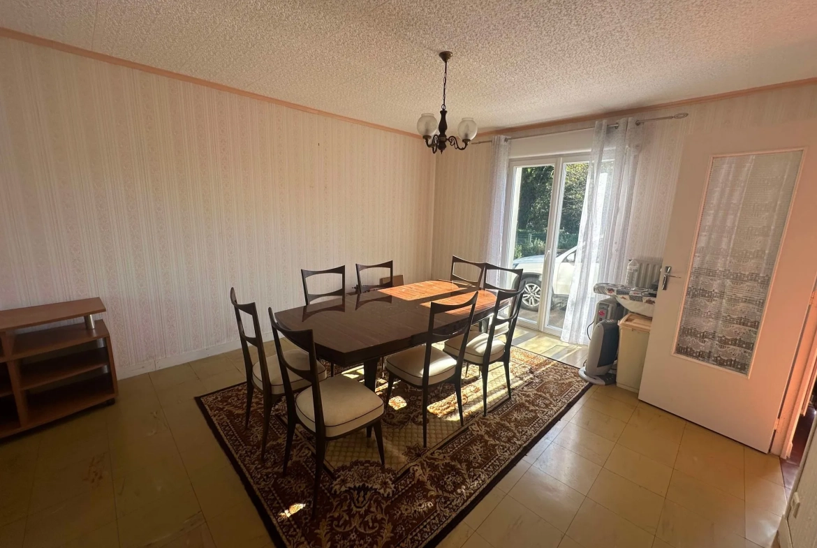 Belle maison de plain-pied à Quistinic avec garage et jardin de 1091 m² 