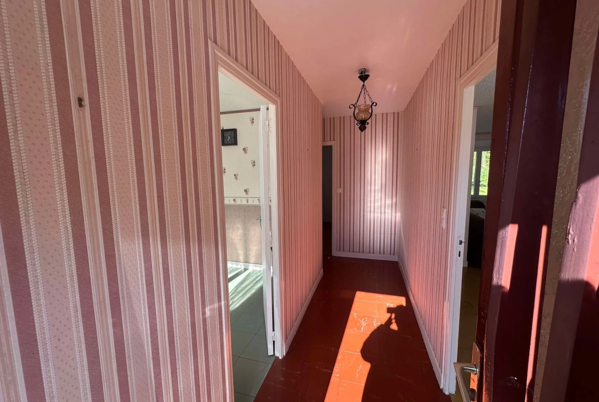 Belle maison de plain-pied à Quistinic avec garage et jardin de 1091 m² 