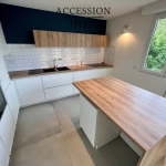 Appartement de type 4 rénové avec balcon et vue sur la place de la République à Dijon
