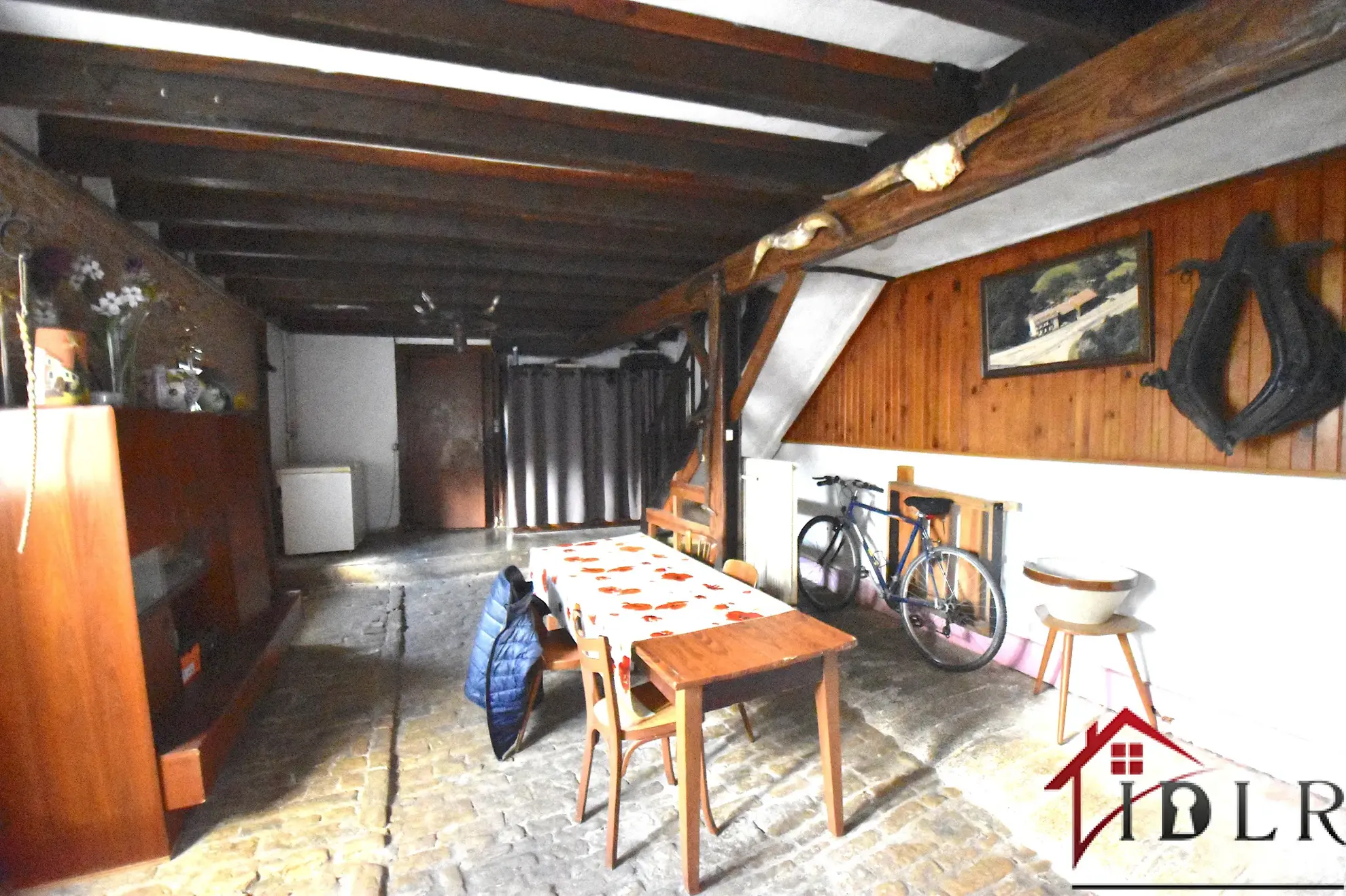 Maison spacieuse de 160 m² avec dépendance à Lougres - Opportunité familiale ou investisseur 