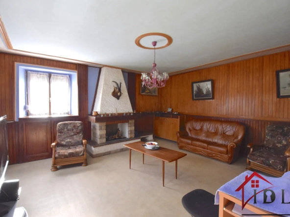 Maison spacieuse de 160 m² avec dépendance à Lougres - Opportunité familiale ou investisseur