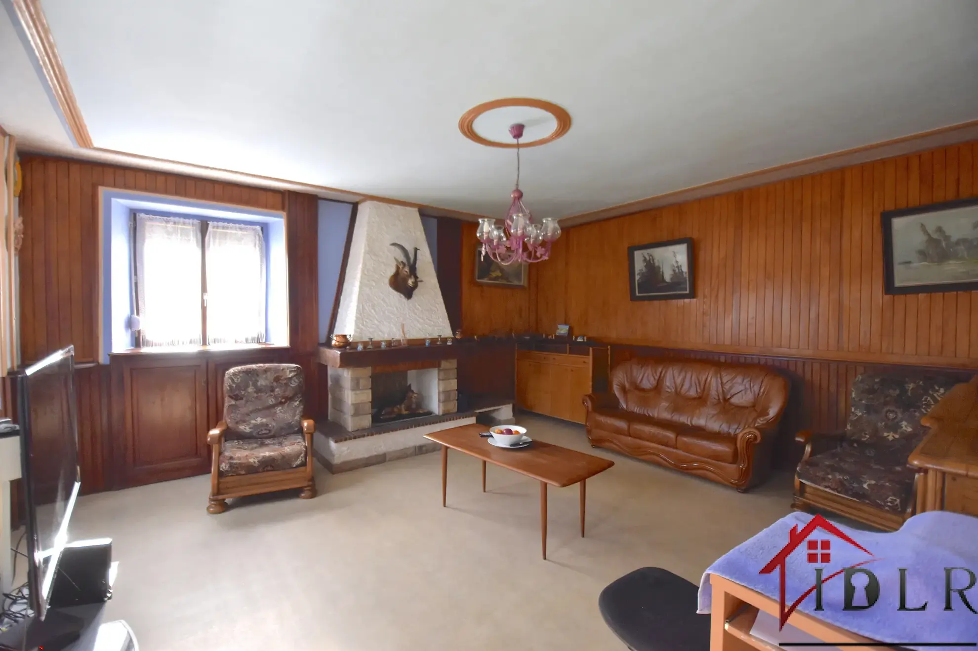 Maison spacieuse de 160 m² avec dépendance à Lougres - Opportunité familiale ou investisseur 
