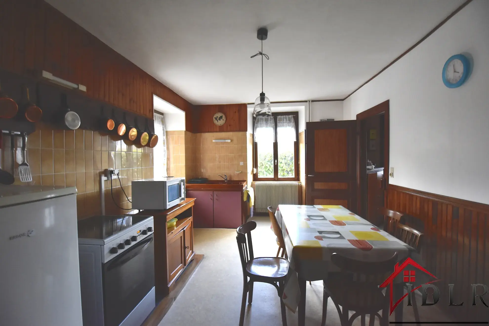 Maison spacieuse de 160 m² avec dépendance à Lougres - Opportunité familiale ou investisseur 