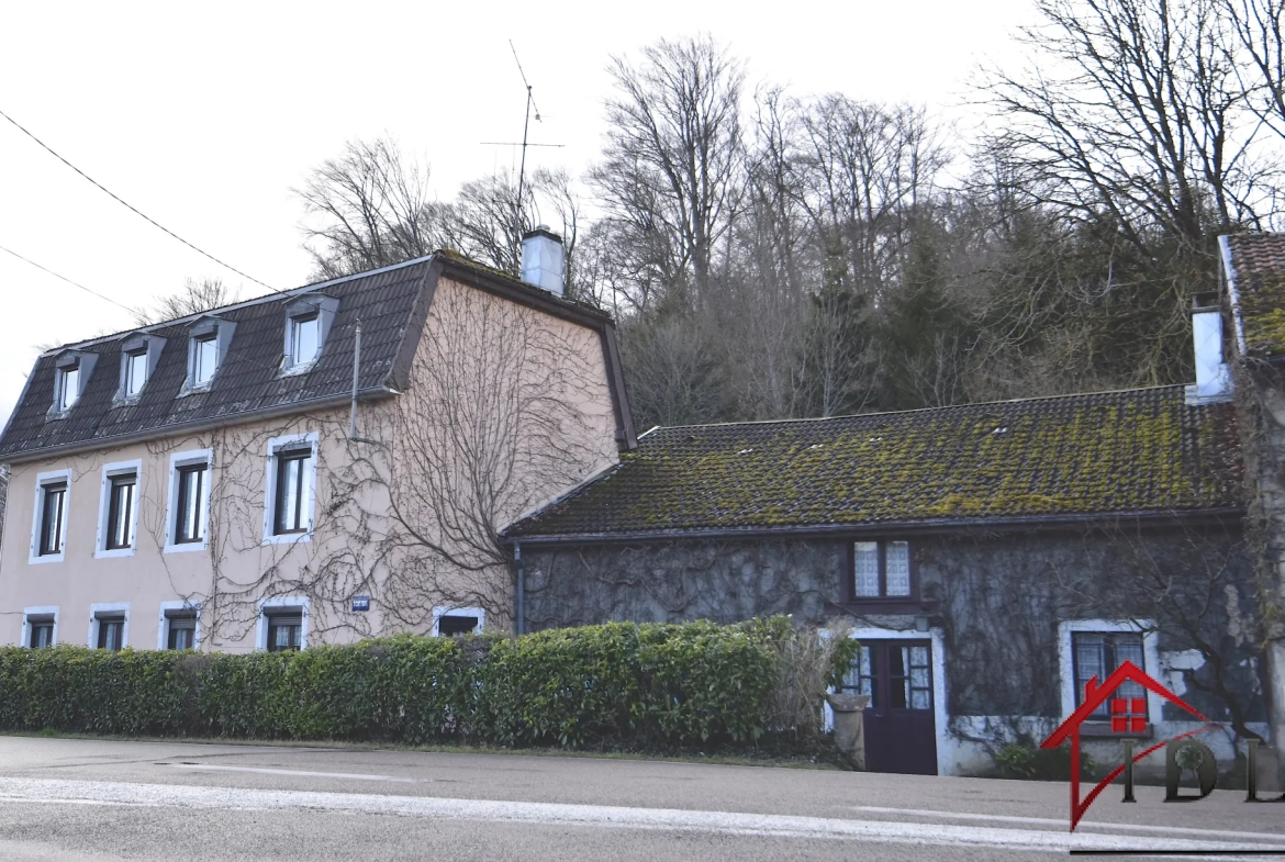 Maison spacieuse de 160 m² avec dépendance à Lougres - Opportunité familiale ou investisseur 