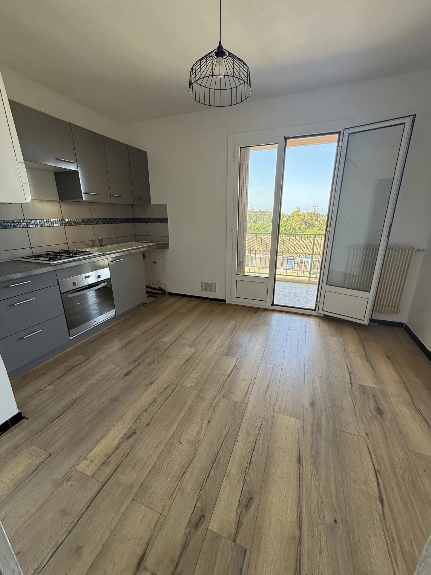 Appartement de 96 m² avec vue mer à Solenzara – 3 chambres, terrasse, parking 