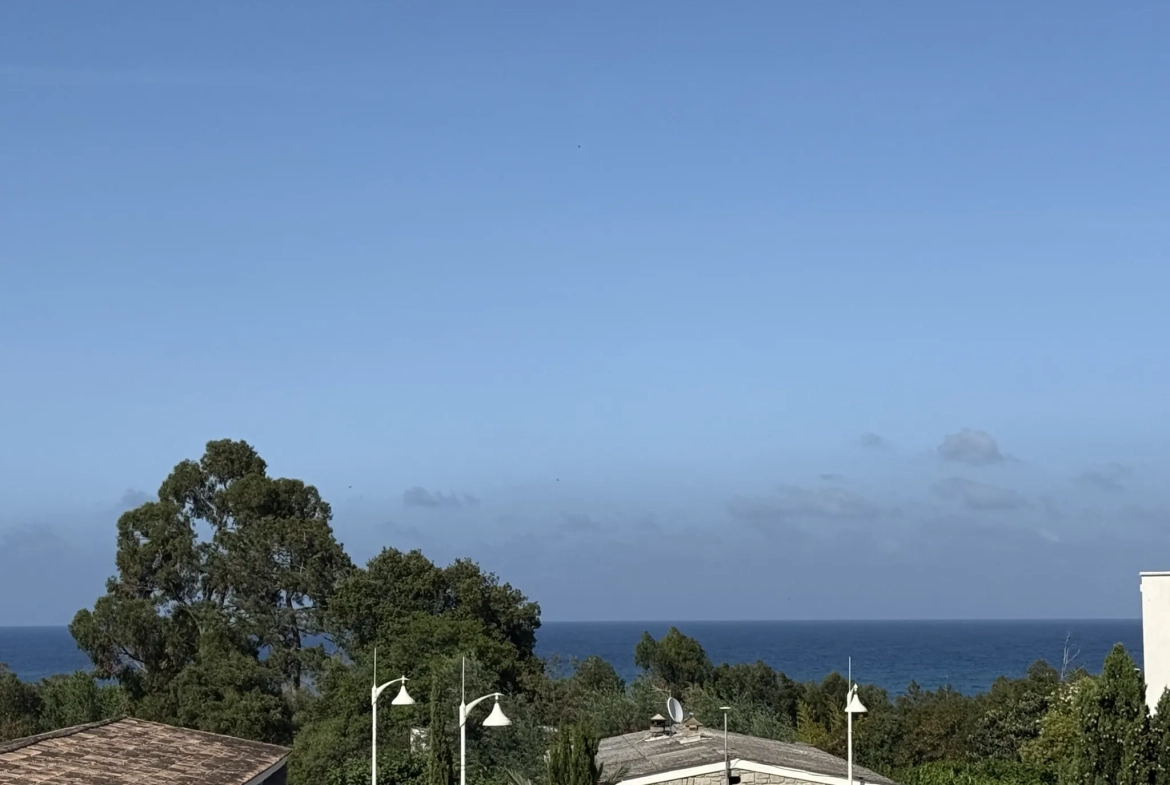 Appartement de 96 m² avec vue mer à Solenzara – 3 chambres, terrasse, parking 