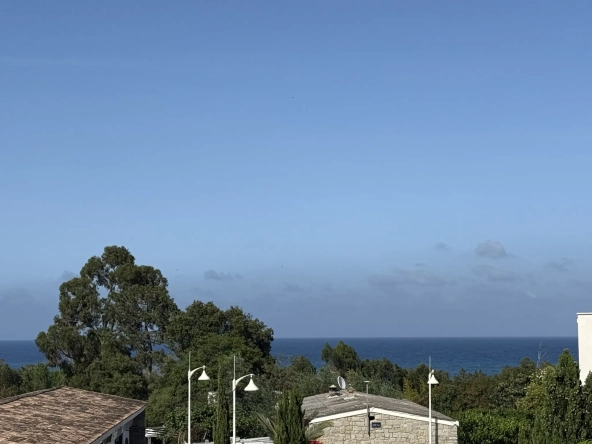 Appartement de 96 m² avec vue mer à Solenzara – 3 chambres, terrasse, parking