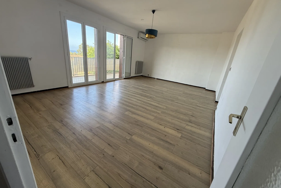 Appartement de 96 m² avec vue mer à Solenzara – 3 chambres, terrasse, parking 