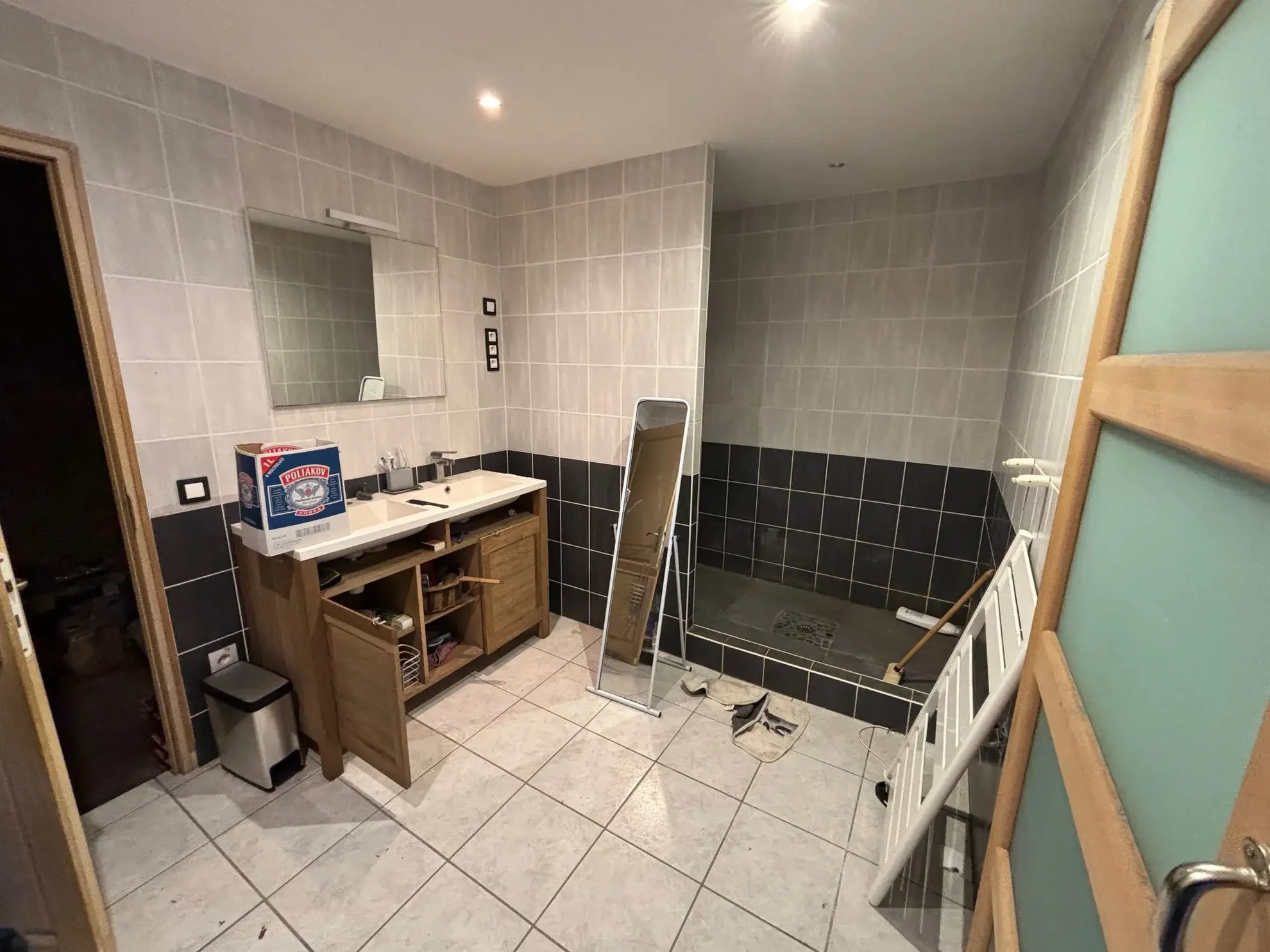 Maison à rénover avec 7 chambres à Buzet-sur-Baïse – Grande capacité et potentiel 