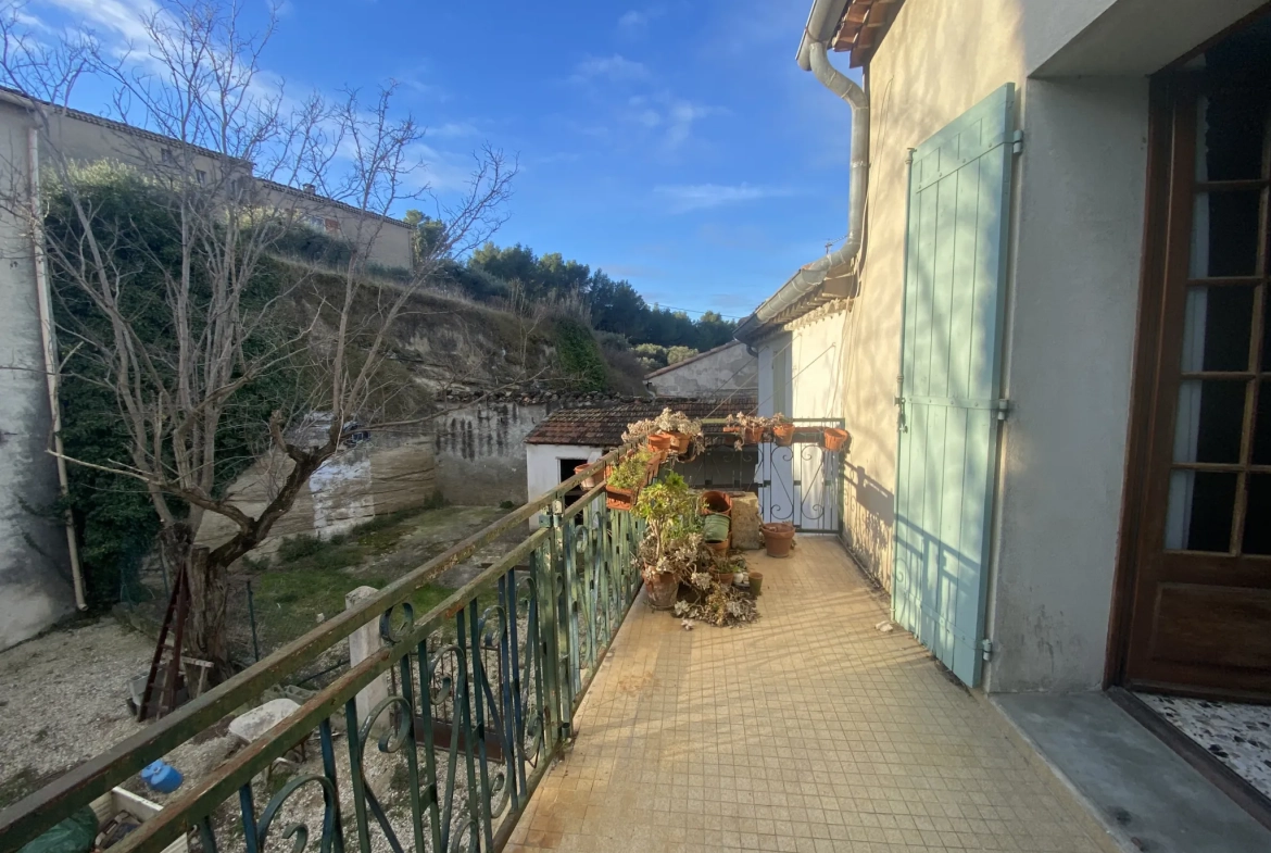 Maison de village à Barbentane avec jardin, garage et terrasse 