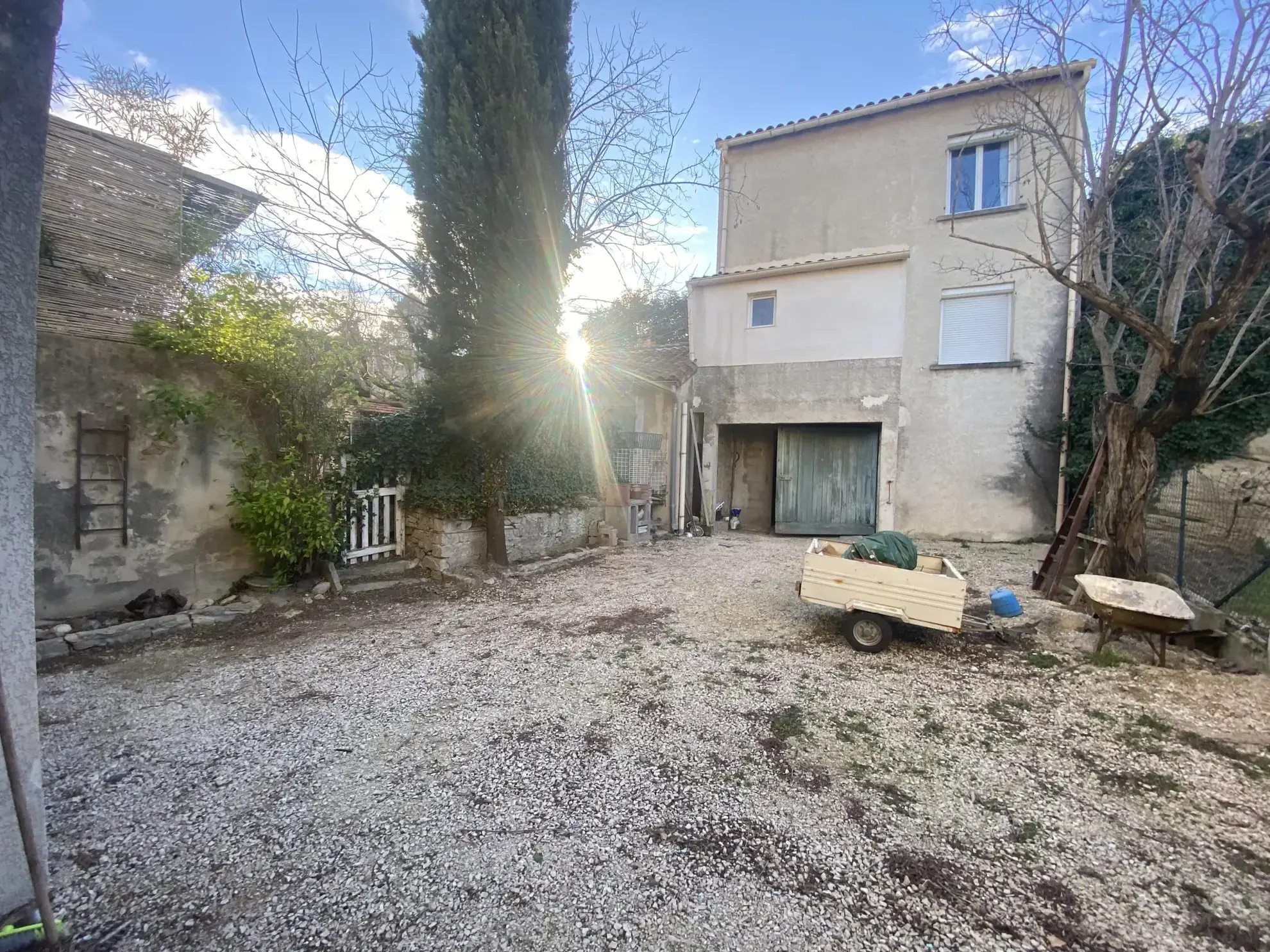 Maison de village à Barbentane avec jardin, garage et terrasse 