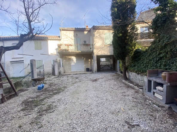 Maison de village à Barbentane avec jardin, garage et terrasse