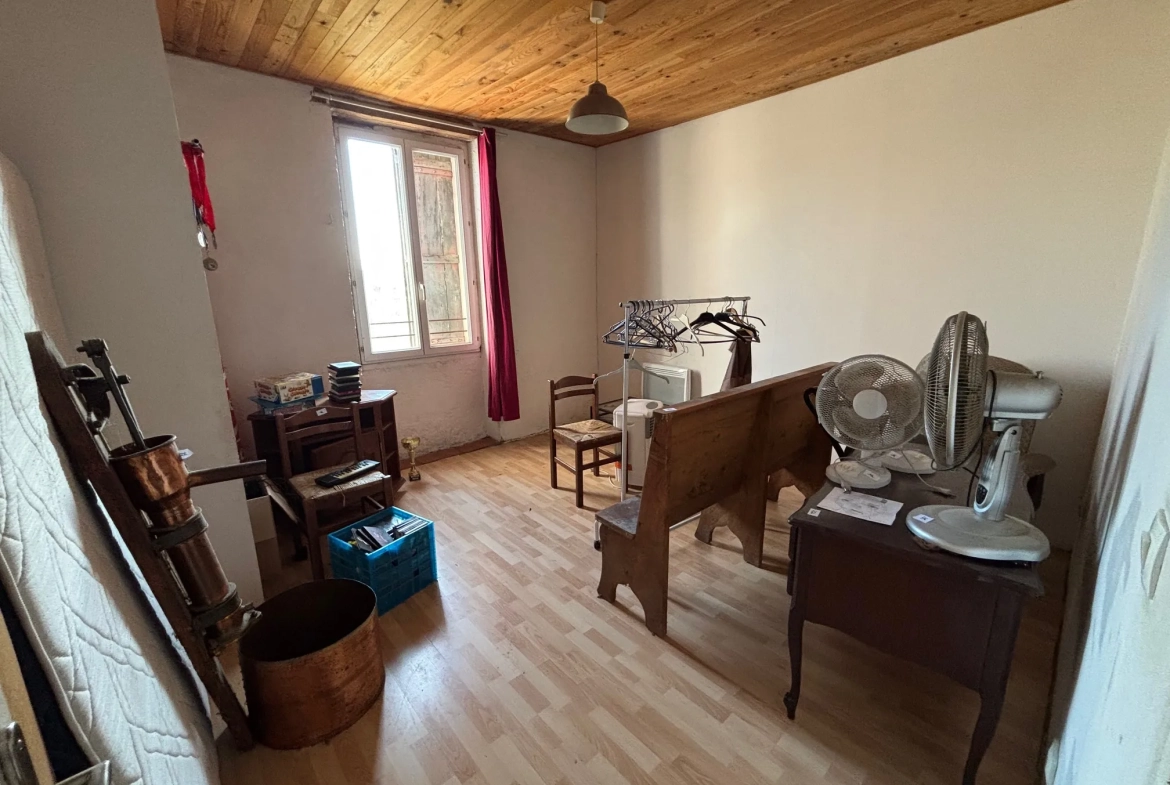 Maison à rénover avec 7 chambres à Buzet-sur-Baïse – Grande capacité et potentiel 