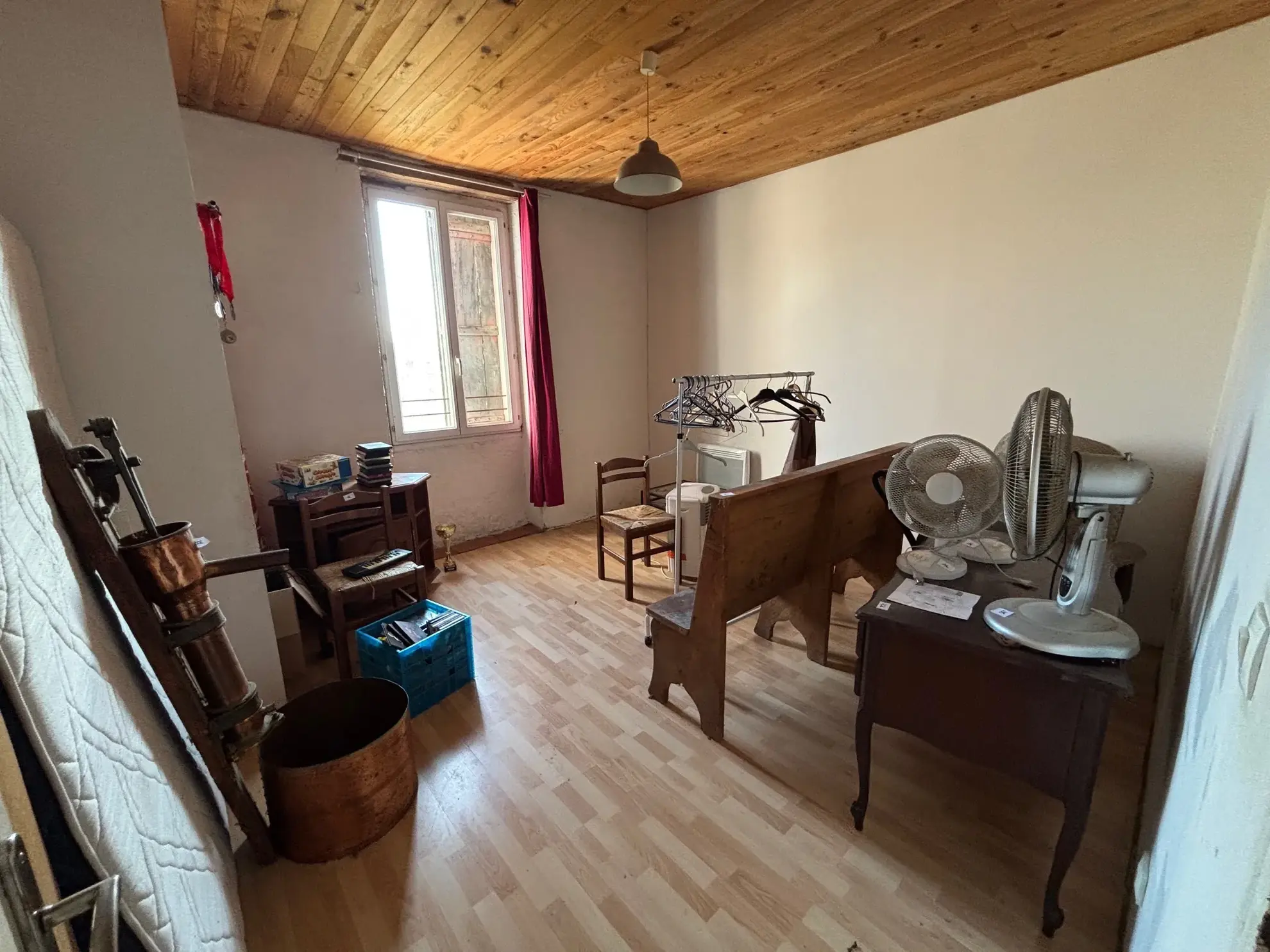Maison à rénover avec 7 chambres à Buzet-sur-Baïse – Grande capacité et potentiel 