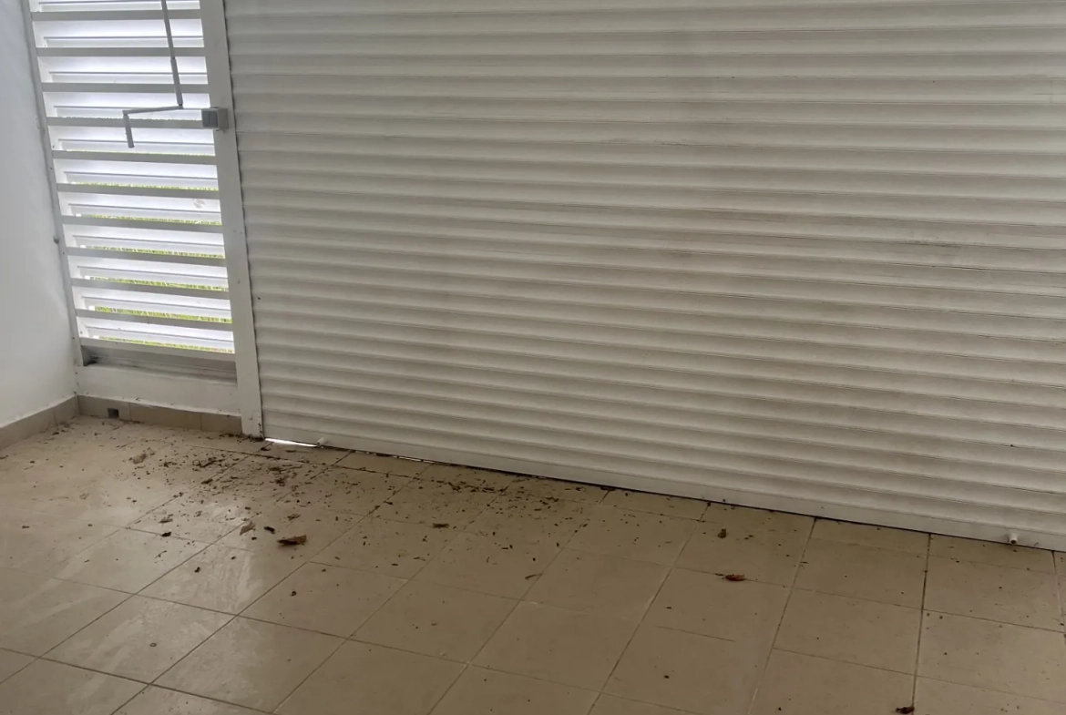 Appartement 2 pièces à Saint-Claude avec terrasse, à rénover - Prix 126 000 € 