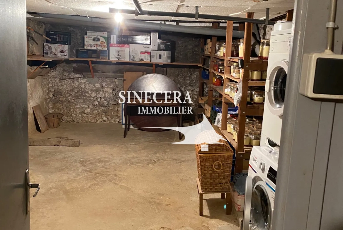 Maison en pierre avec deux habitations indépendantes à Riberac (24) 