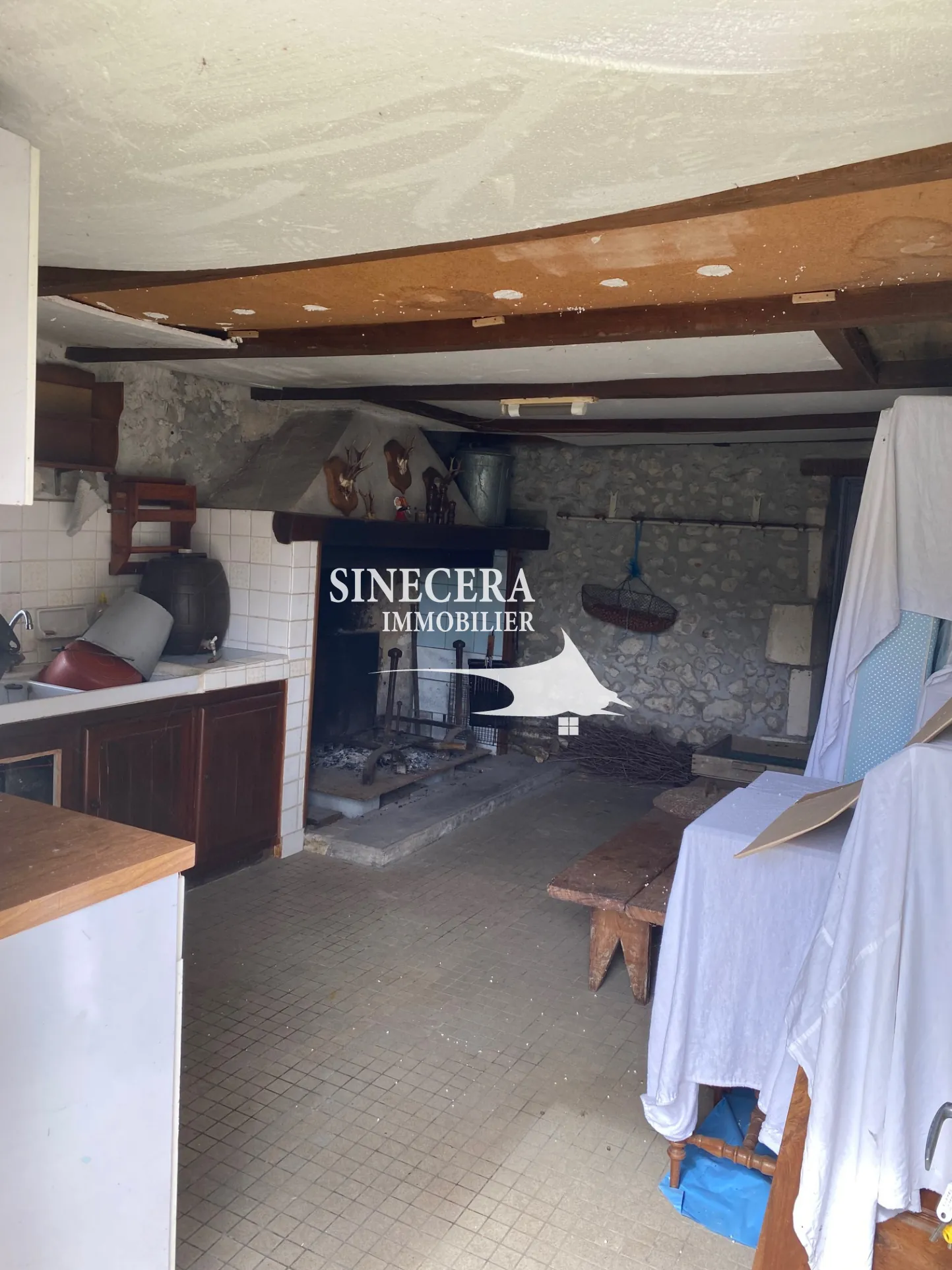 Maison en pierre avec deux habitations indépendantes à Riberac (24) 