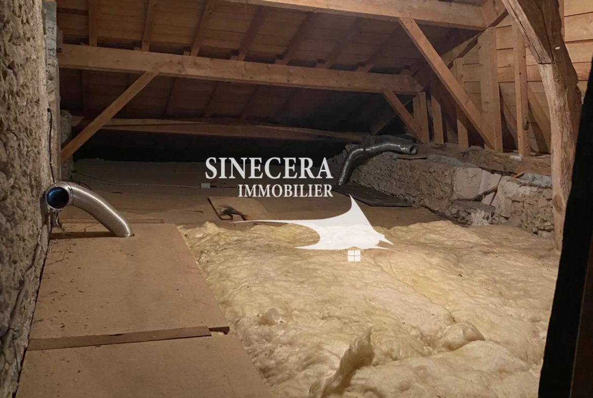 Maison en pierre avec deux habitations indépendantes à Riberac (24) 