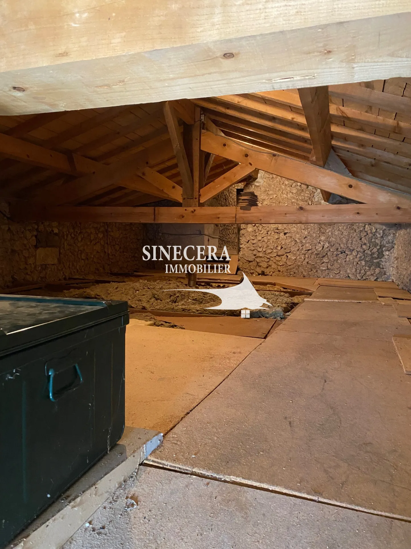 Maison en pierre avec deux habitations indépendantes à Riberac (24) 