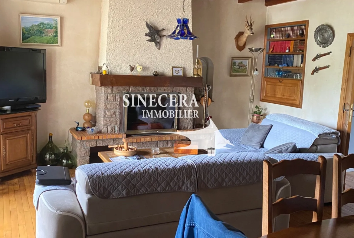 Maison en pierre avec deux habitations indépendantes à Riberac (24) 