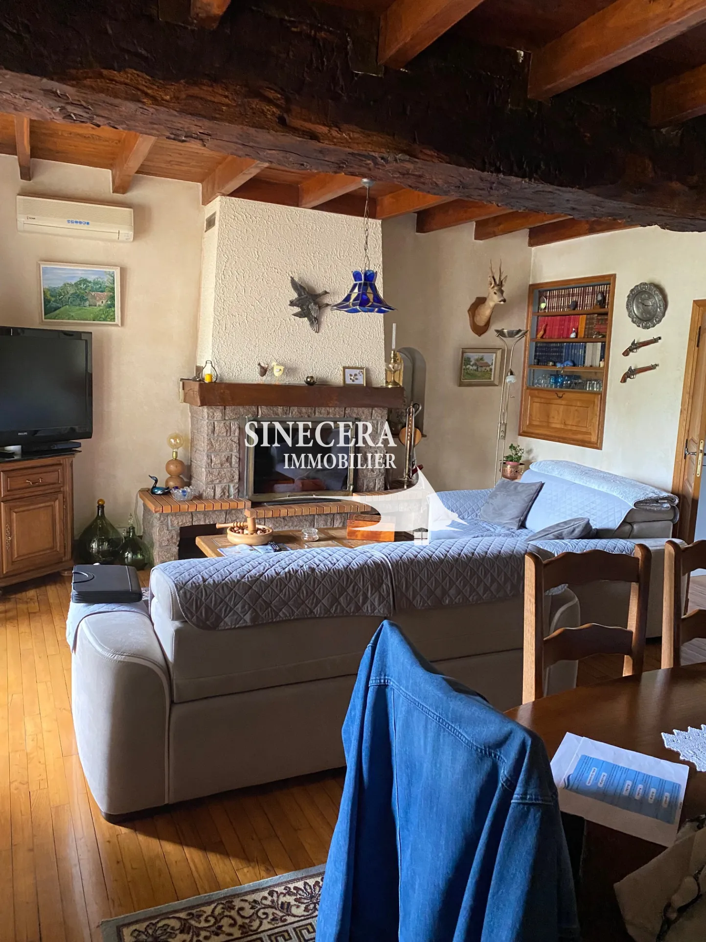 Maison en pierre avec deux habitations indépendantes à Riberac (24) 