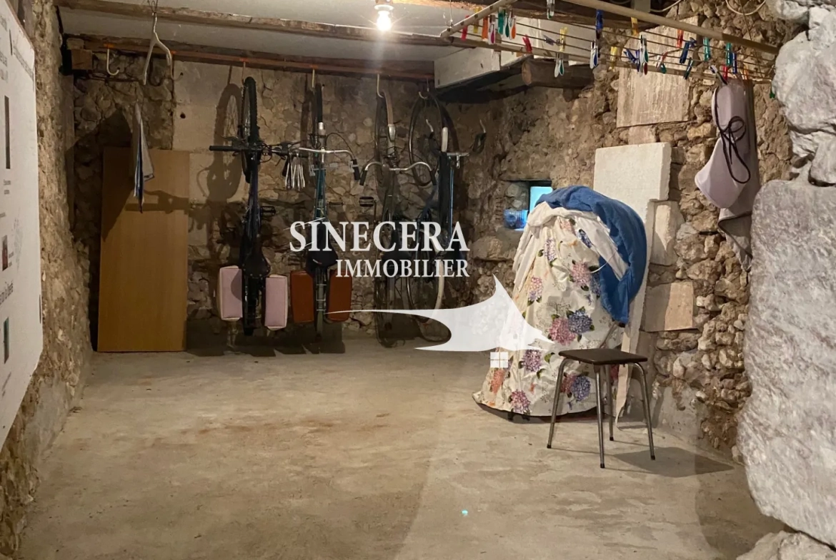 Maison en pierre avec deux habitations indépendantes à Riberac (24) 