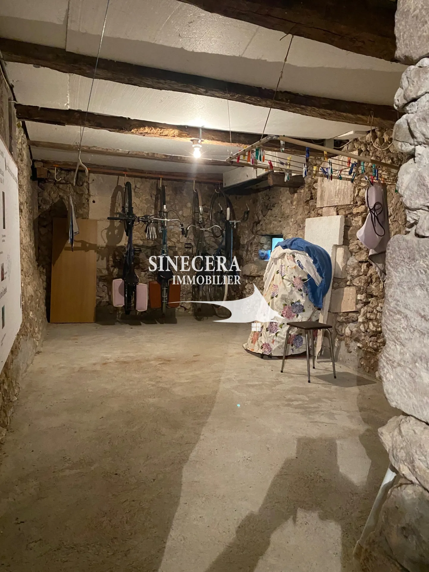 Maison en pierre avec deux habitations indépendantes à Riberac (24) 
