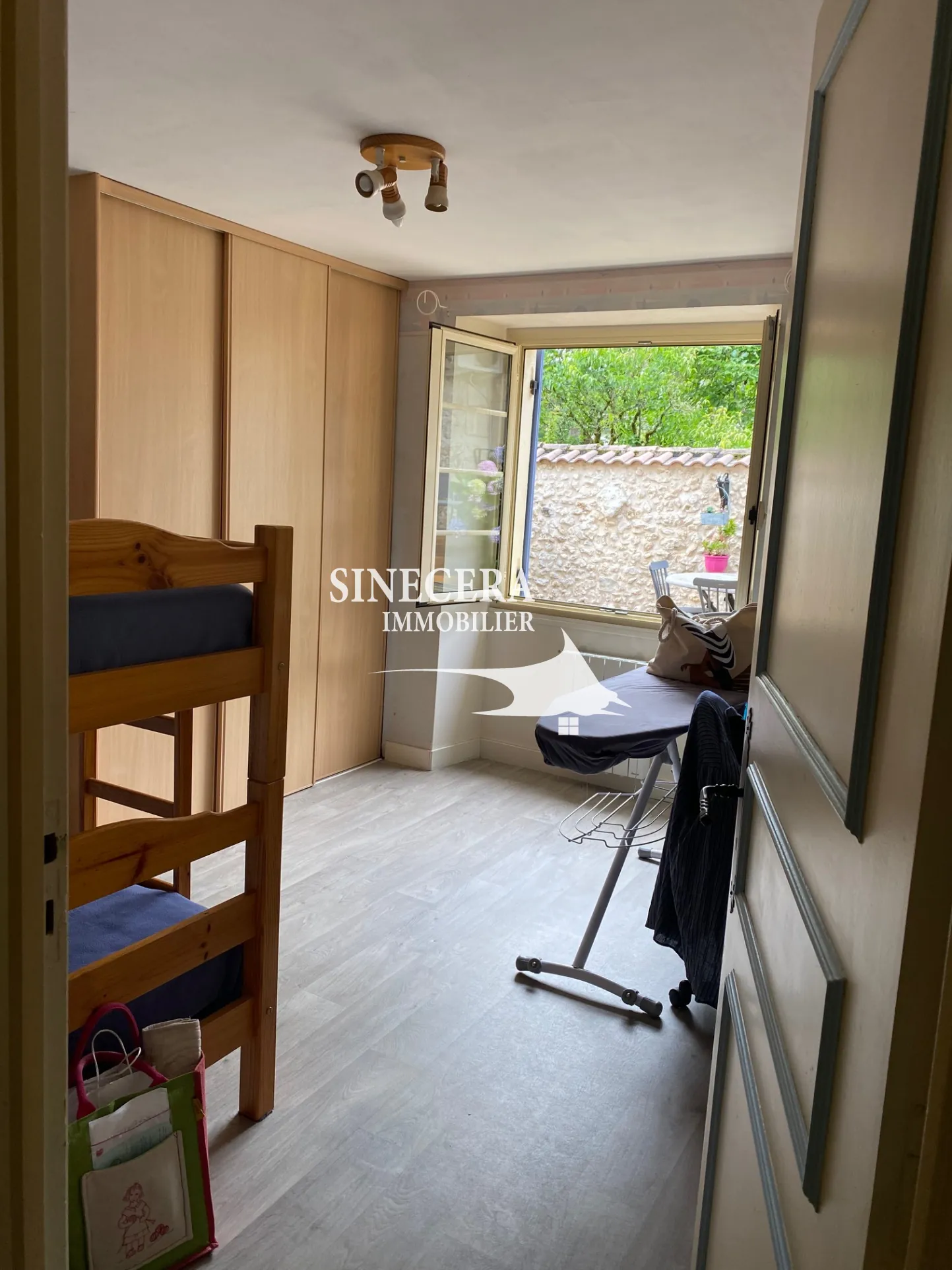 Maison en pierre avec deux habitations indépendantes à Riberac (24) 