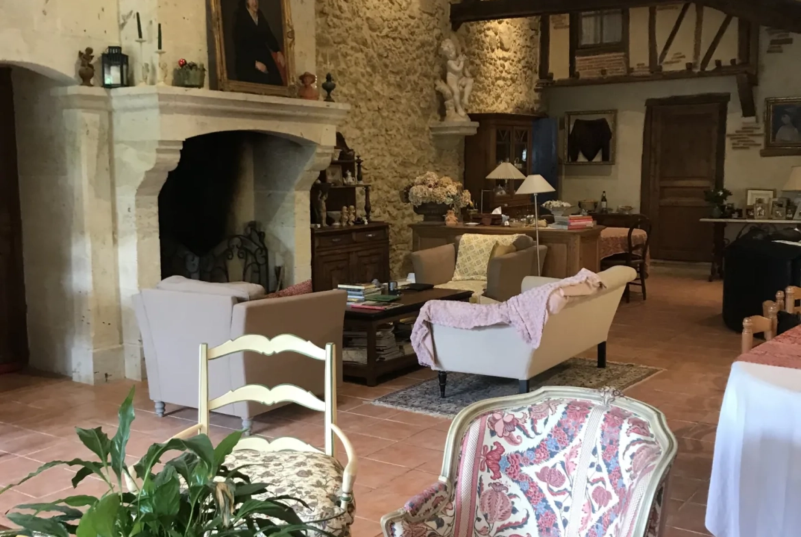 Maison de village en pierre de 220 m² avec terrain de 1400 m² à Vic-Fezensac 