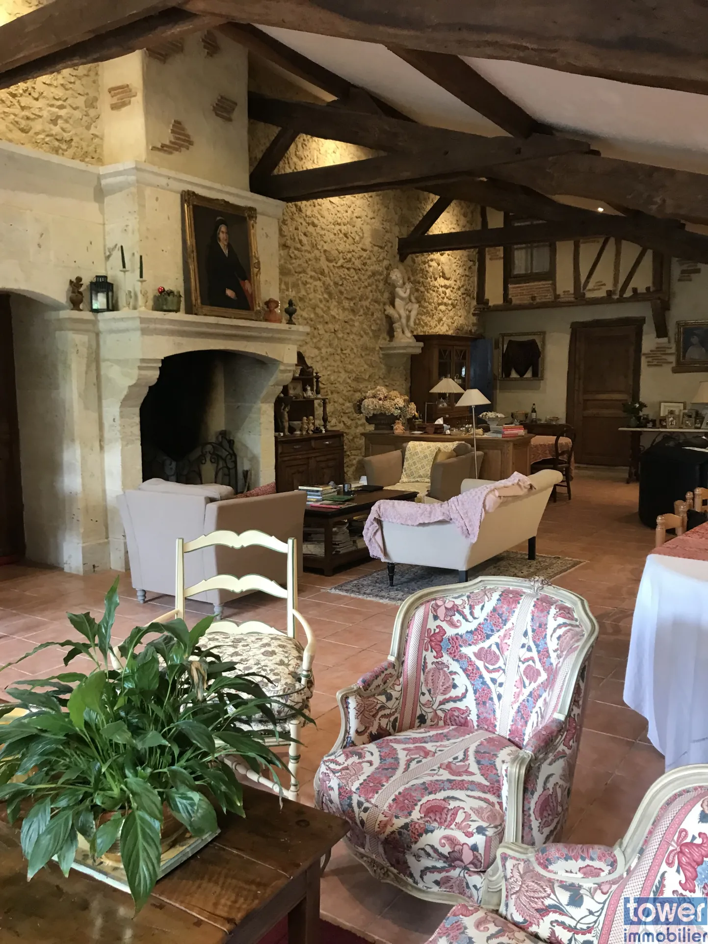 Maison de village en pierre de 220 m² avec terrain de 1400 m² à Vic-Fezensac 