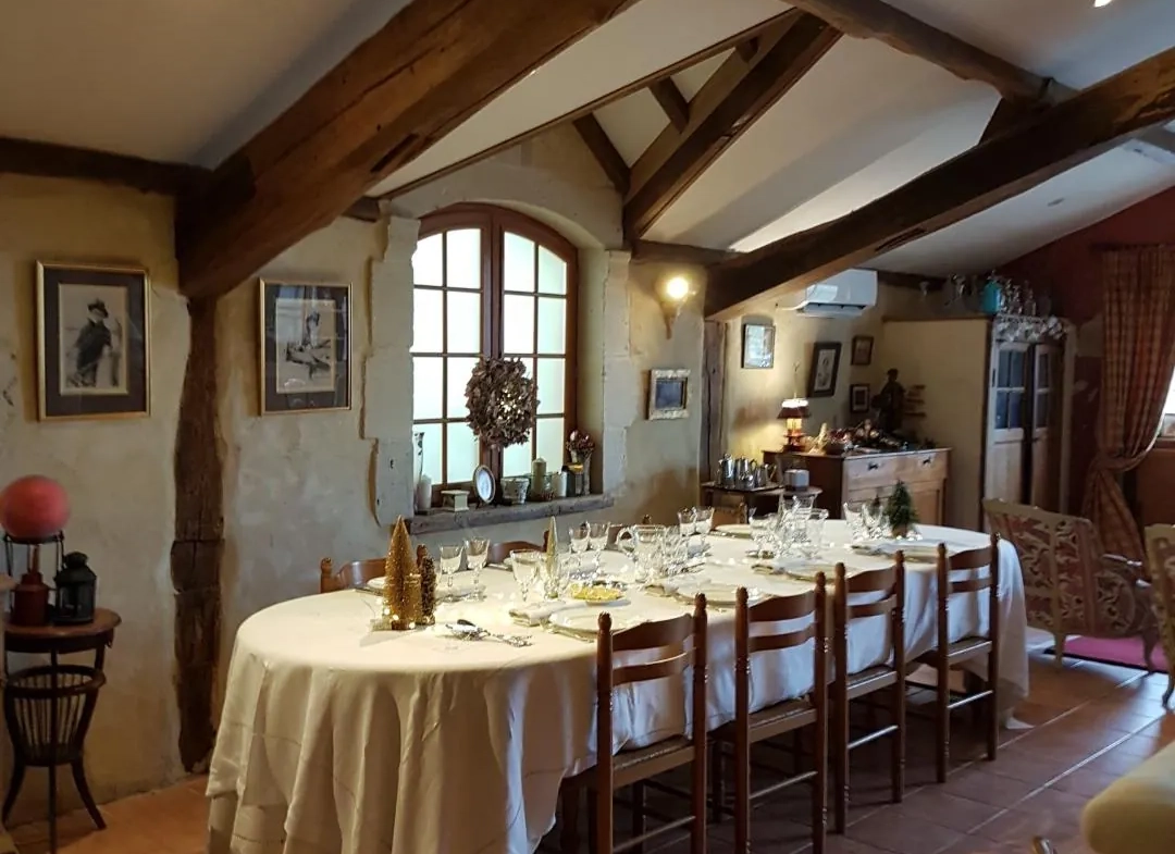 Maison de village en pierre de 220 m² avec terrain de 1400 m² à Vic-Fezensac 