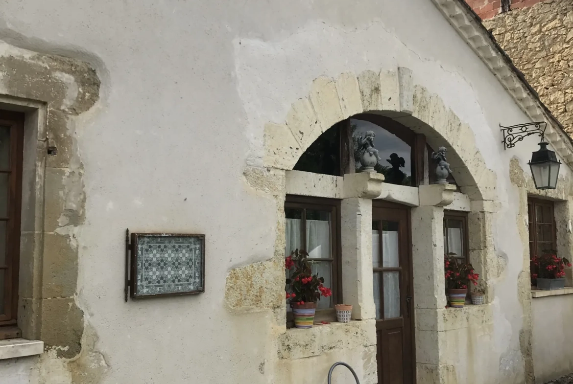 Maison de village en pierre de 220 m² avec terrain de 1400 m² à Vic-Fezensac 