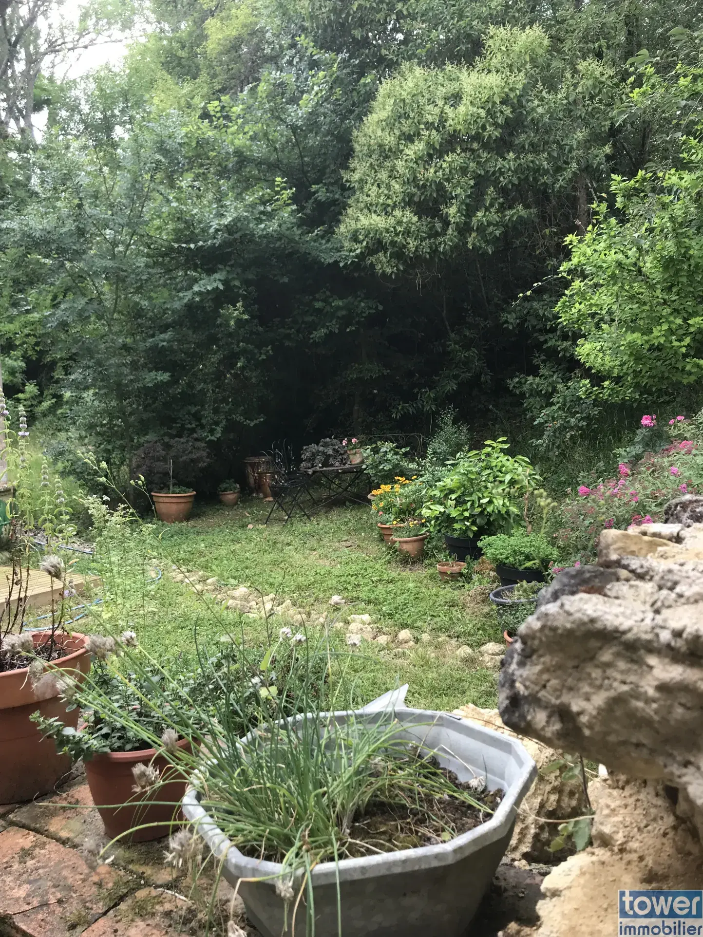 Maison de village en pierre de 220 m² avec terrain de 1400 m² à Vic-Fezensac 