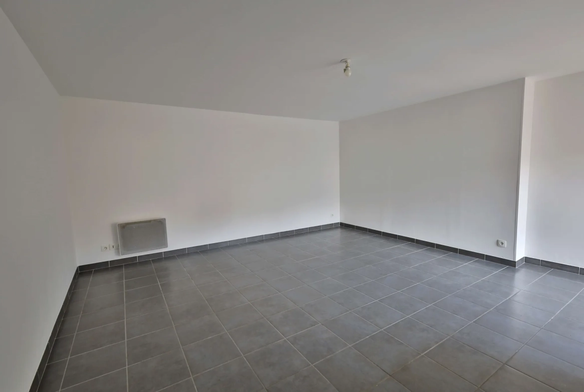Maison atypique à vendre à Artas, 150 m² avec garage et cour 
