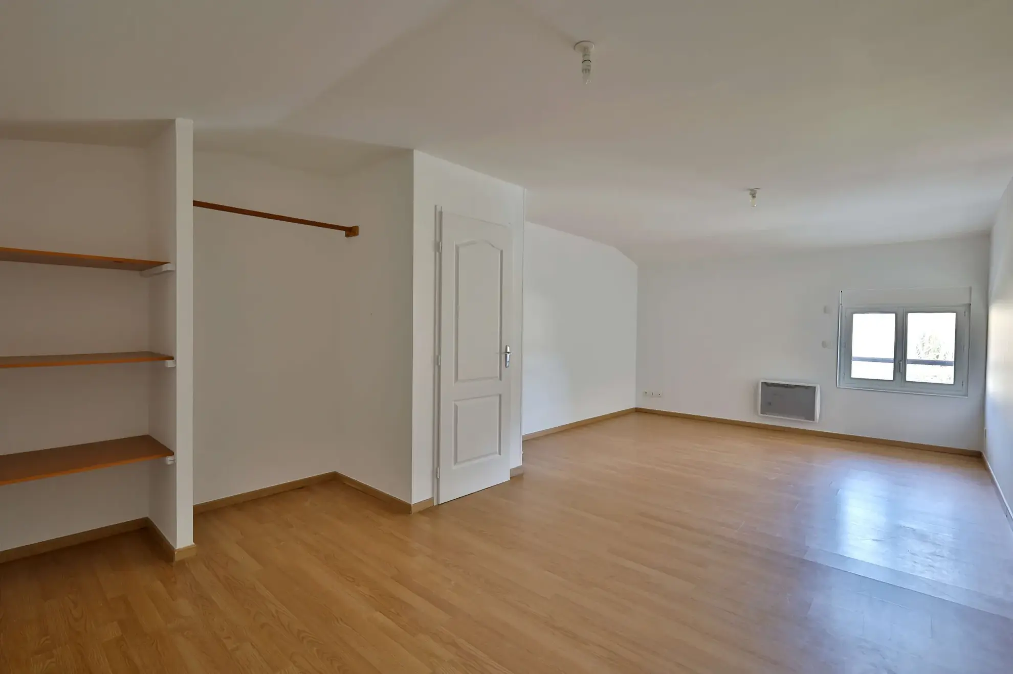 Maison atypique à vendre à Artas, 150 m² avec garage et cour 