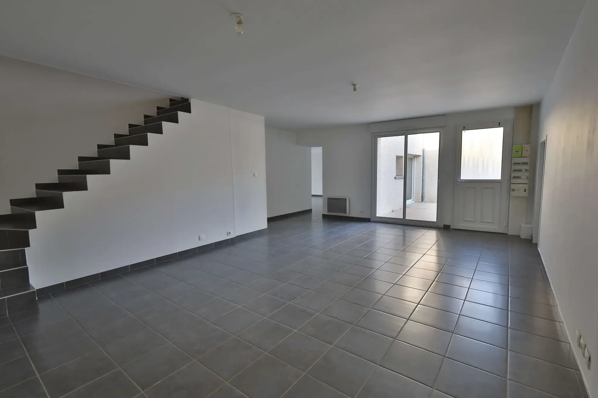 Maison atypique à vendre à Artas, 150 m² avec garage et cour 