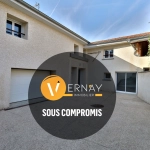 Maison atypique à vendre à Artas, 150 m² avec garage et cour