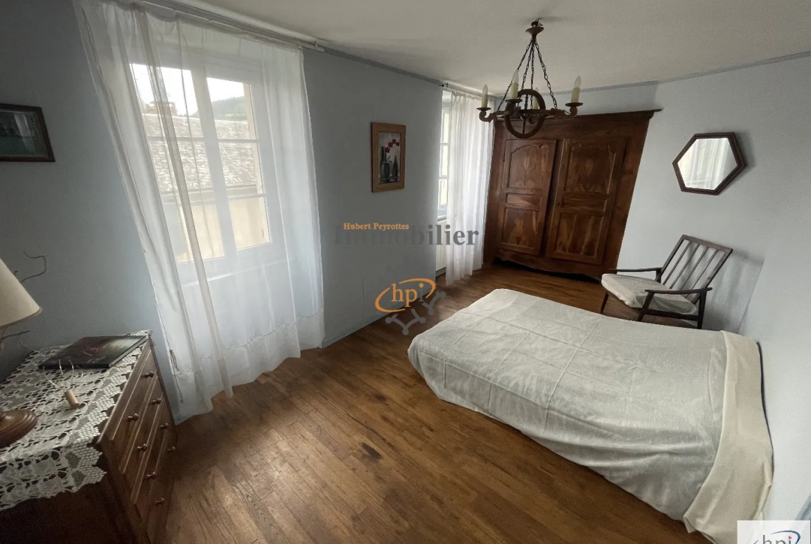 Vente maison avec dépendances, terrasse et terrain à Saint Sernin sur Rance 