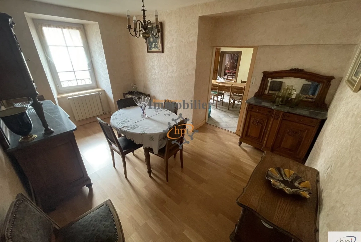 Vente maison avec dépendances, terrasse et terrain à Saint Sernin sur Rance 