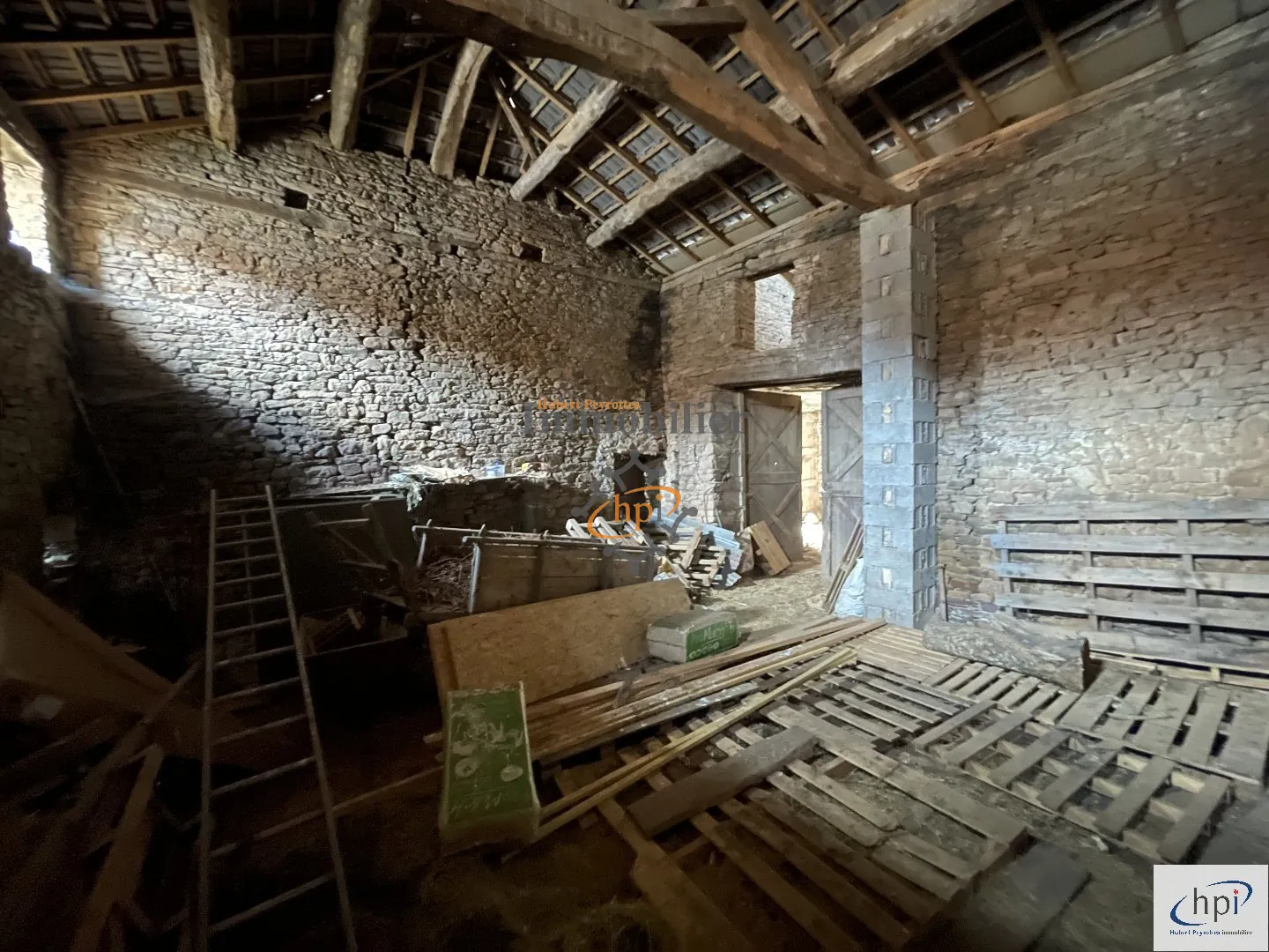 Vente maison avec dépendances, terrasse et terrain à Saint Sernin sur Rance 