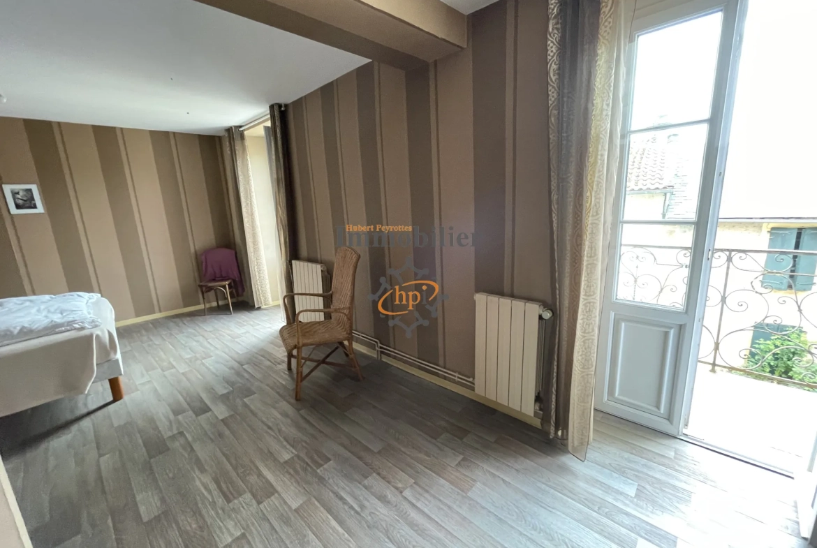 Vente maison avec dépendances, terrasse et terrain à Saint Sernin sur Rance 