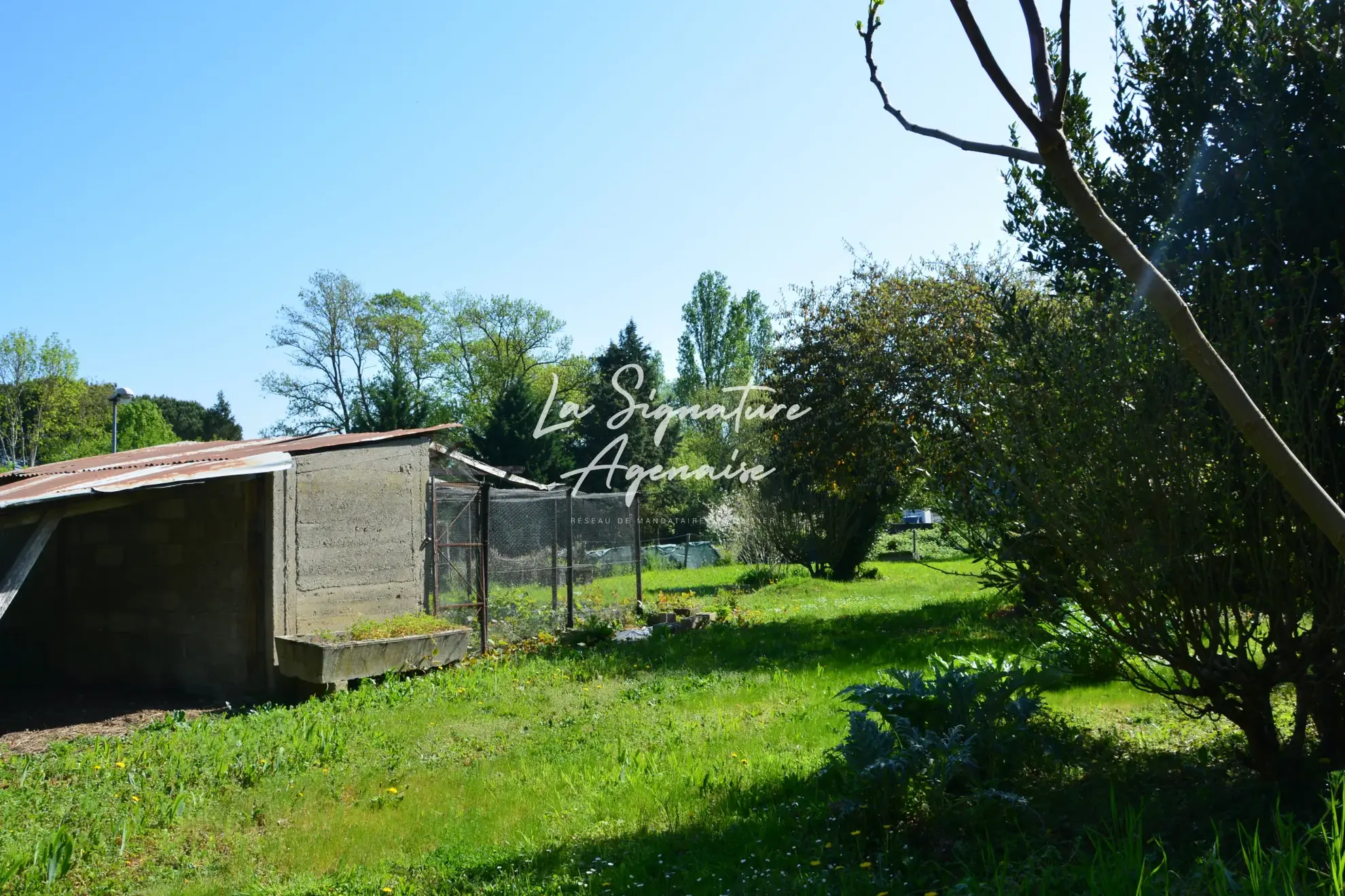 Grande propriété de 225,50 m² avec terrain, dépendances et garage à Sérignac-sur-Garonne 