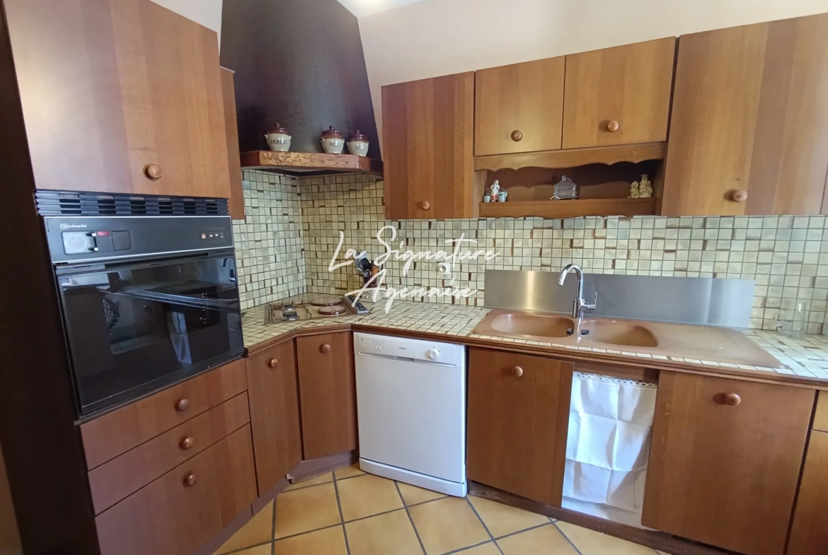 Grande propriété de 225,50 m² avec terrain, dépendances et garage à Sérignac-sur-Garonne 