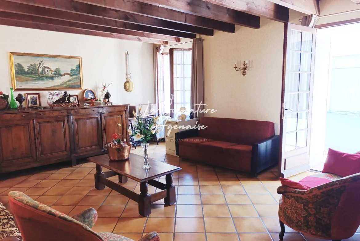 Grande propriété de 225,50 m² avec terrain, dépendances et garage à Sérignac-sur-Garonne 