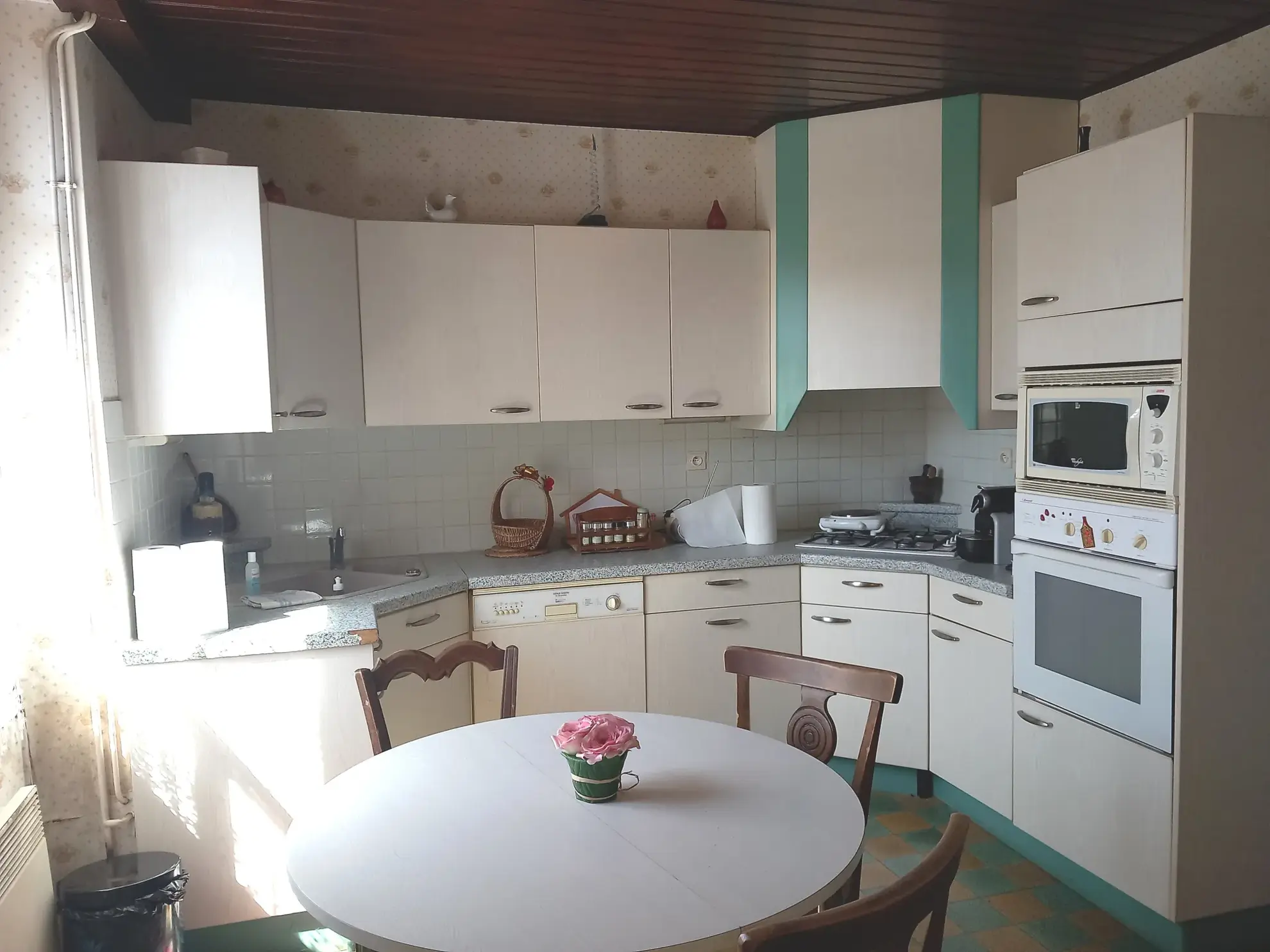 Maison de bourg en pierre avec 4 chambres à Bourganeuf - 160 m² à rafraîchir 